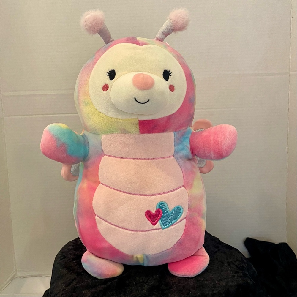 Squishmallow HugMees Butterfly
Wren 
Approx 12" Tall 
Great condition